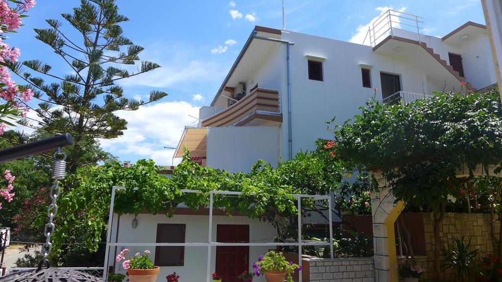 Guest House Kuzmanic Хвар Экстерьер фото