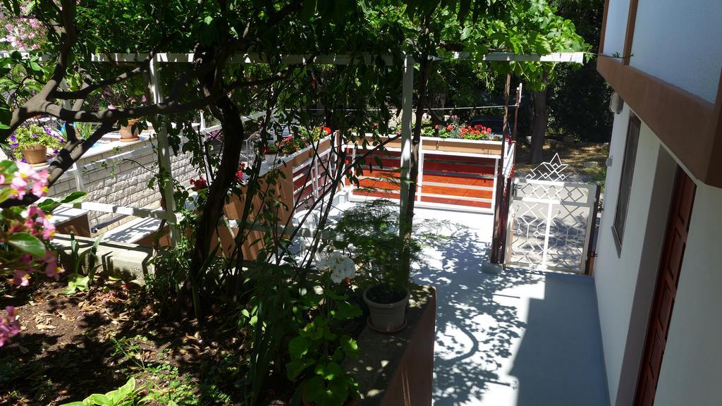 Guest House Kuzmanic Хвар Экстерьер фото