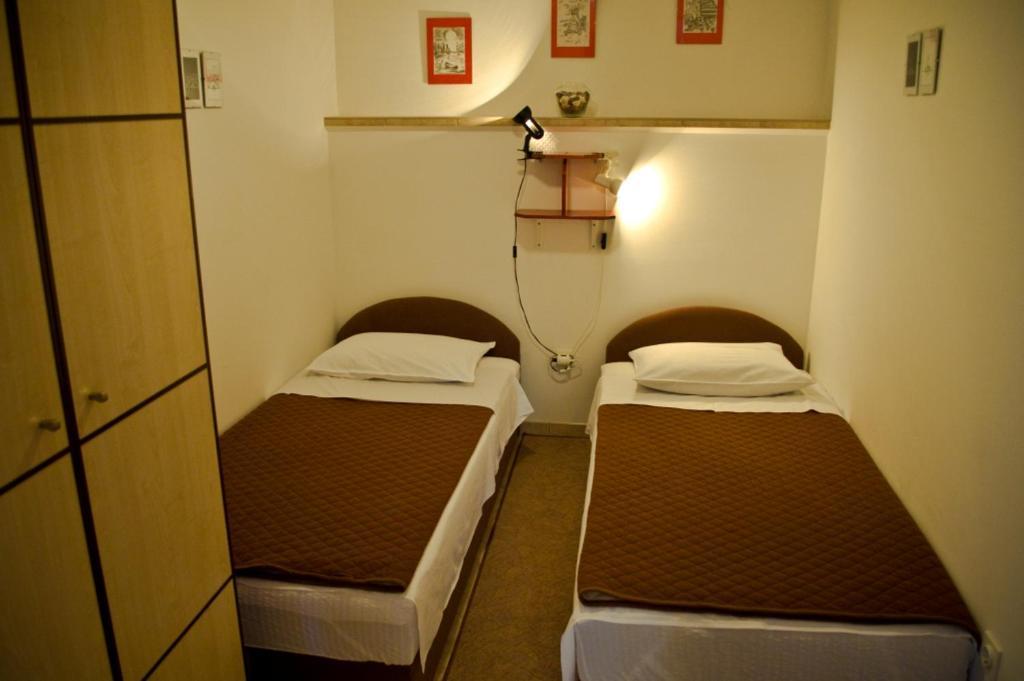 Guest House Kuzmanic Хвар Номер фото